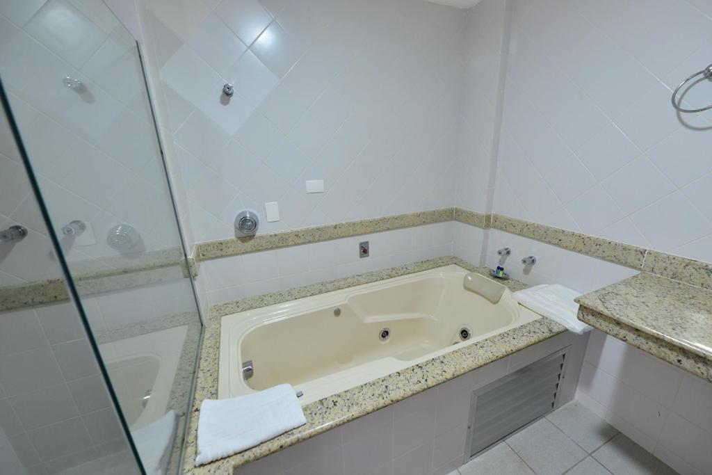 Vind'S Plaza Hotel Caratinga Екстер'єр фото